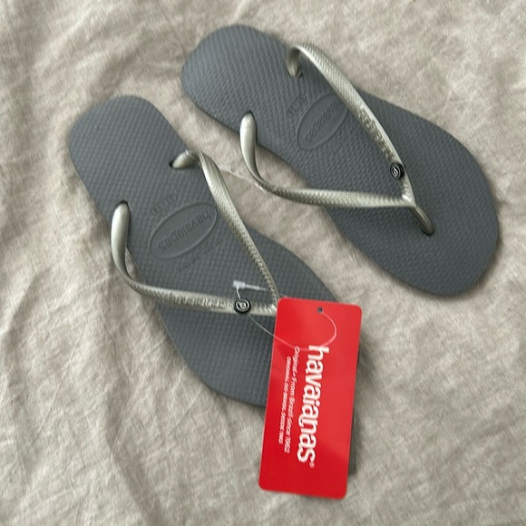 Havaianna thong sandal. Size 6.5 - Picture 1 of 6